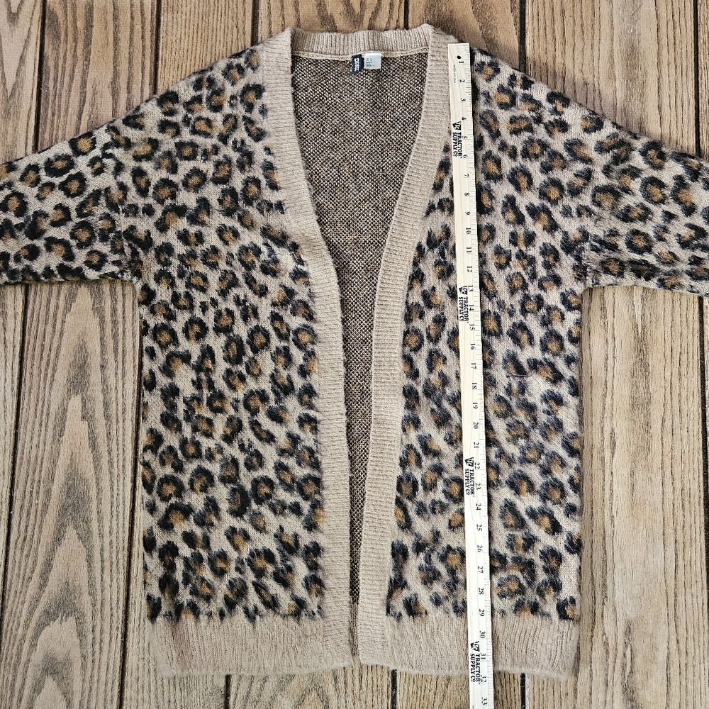 Divided H&M Leopard Print Cardigan Size Large - Picture 11 of 13